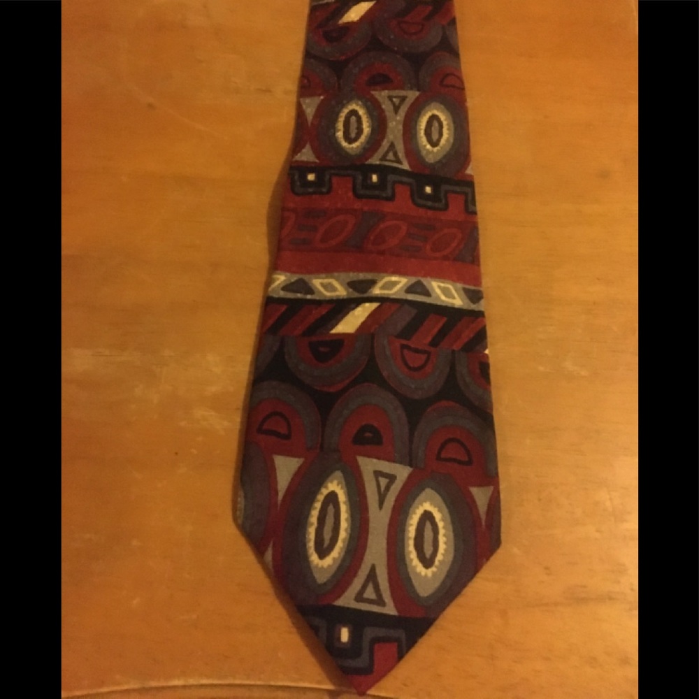 Italian Authentic Paolo Gucci Tie 100% Silk, Multi Color, perfect condition.